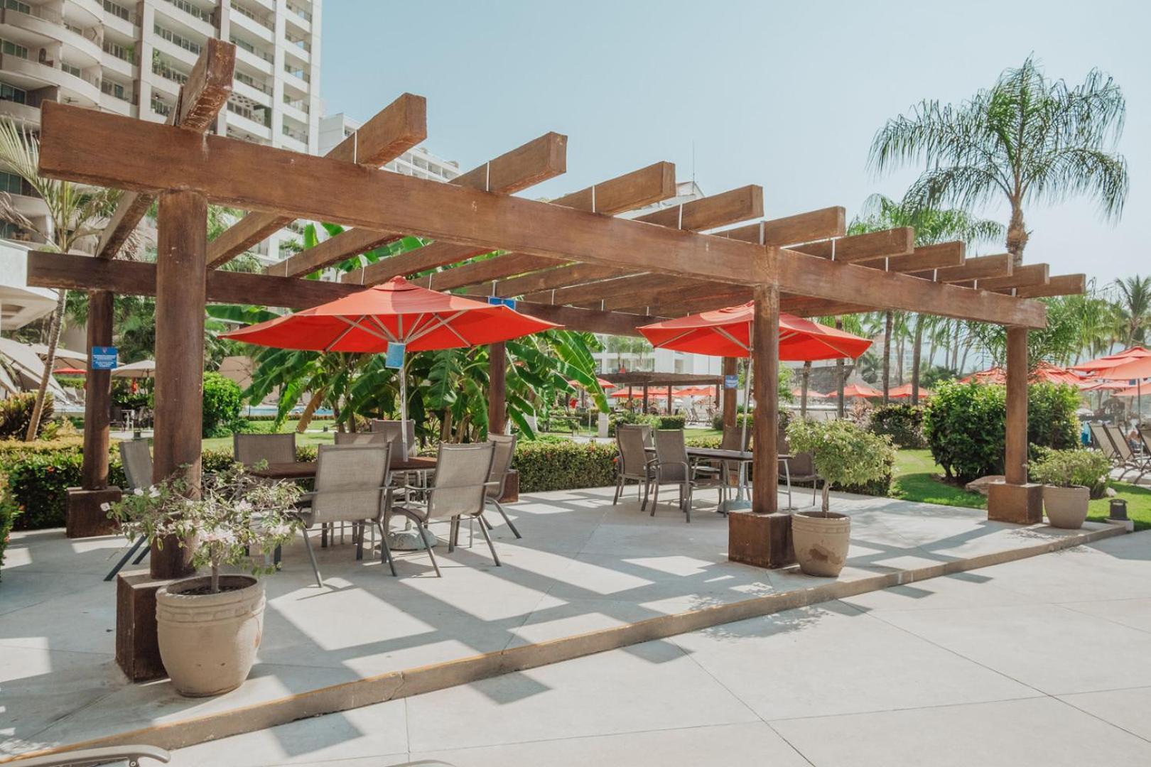 Grand Venetian Beachfront Condos Puerto Vallarta Exterior photo